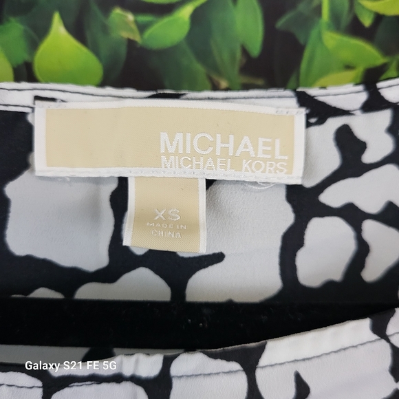 Michael Kors Blouse Size XS - Picture 2 of 3